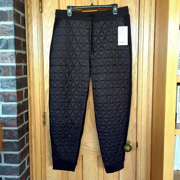 Athleta Solstice Jogger black quilted pants 14 NWT pockets insulated apres ski - Picture 1 of 5